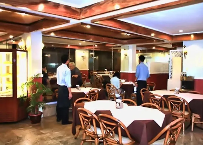 Beverly Boutique Business 2*